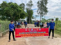 Mặt trận TQVN xã ra quân vệ sinh môi trường Chào mừng Lễ công bố huyện Duy Xuyên đạt chuẩn Nông thôn mới năm 2020
